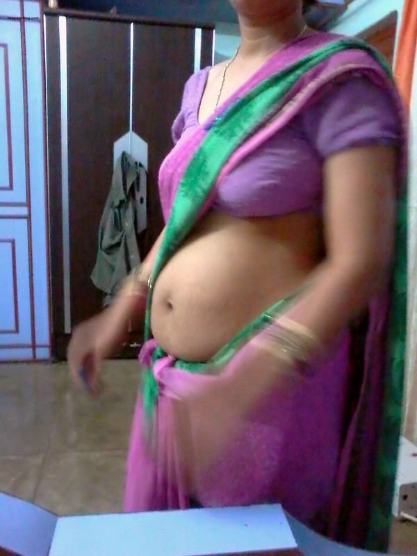 Nut reccomend indian aunty navel